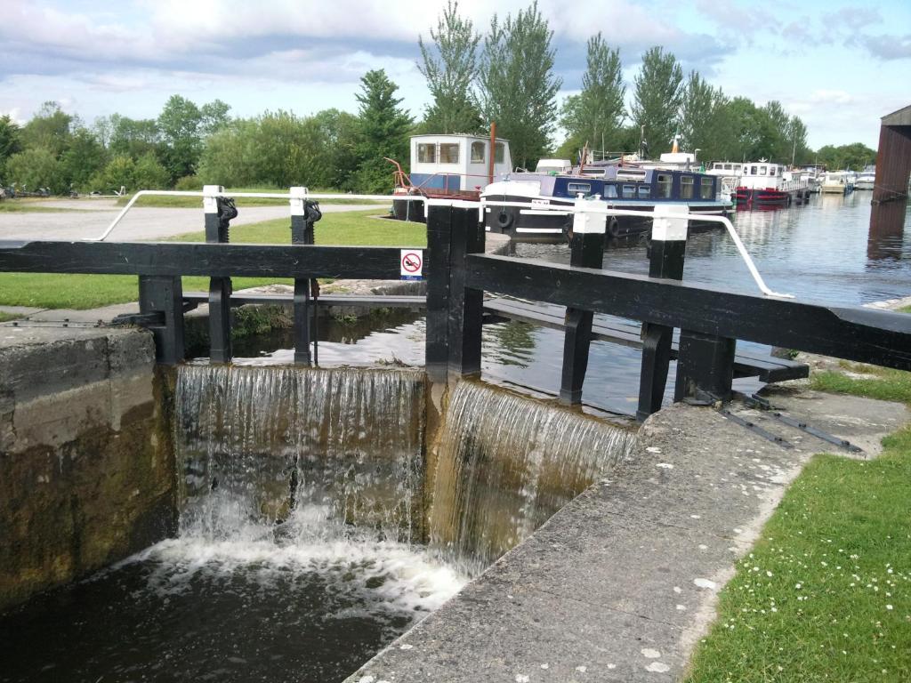 The Harbour Masters House Bed & Breakfast Banagher Exterior foto